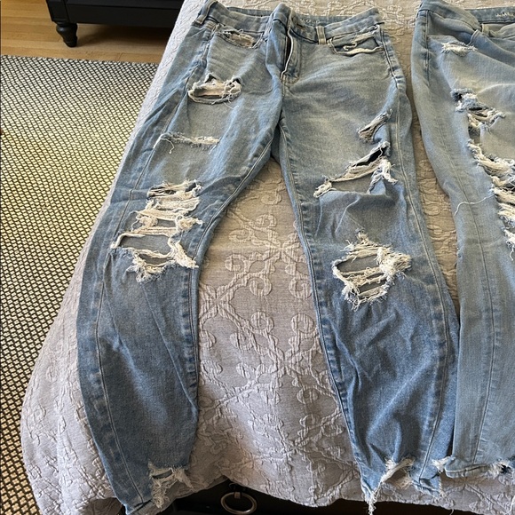 American Eagle Women’s Jeans - 3 pairs - Picture 4 of 9